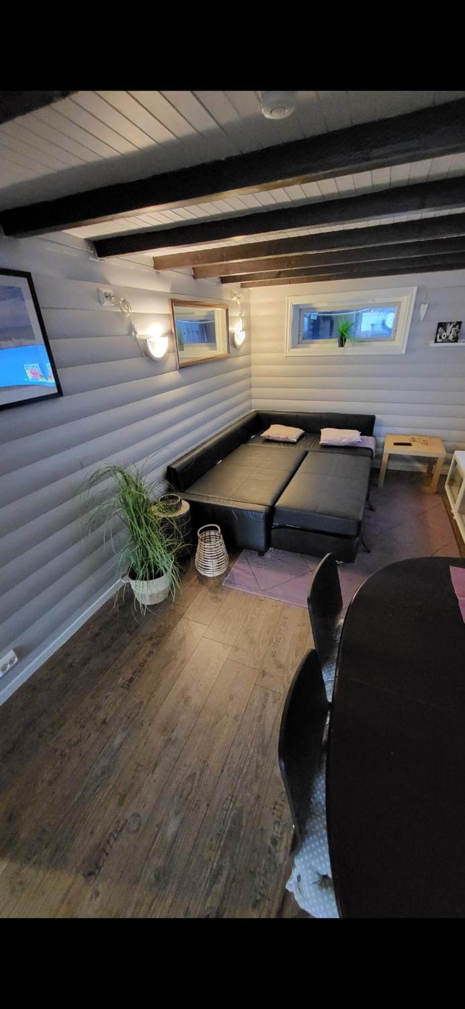 Fin Leilighet I Stille Og Rolig Omrade Med Gratis Privat Parkering! Stavanger Luaran gambar